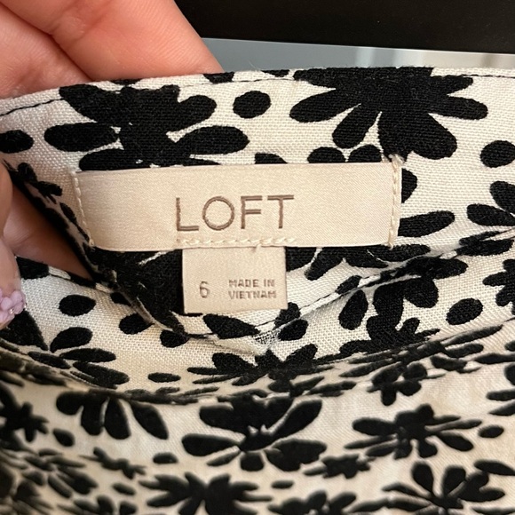 LOFT Flower wrapped skirt! - Picture 2 of 3